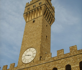 The best of Piazza Signoria: Uffizi Gallery and Anolfo's Tower 